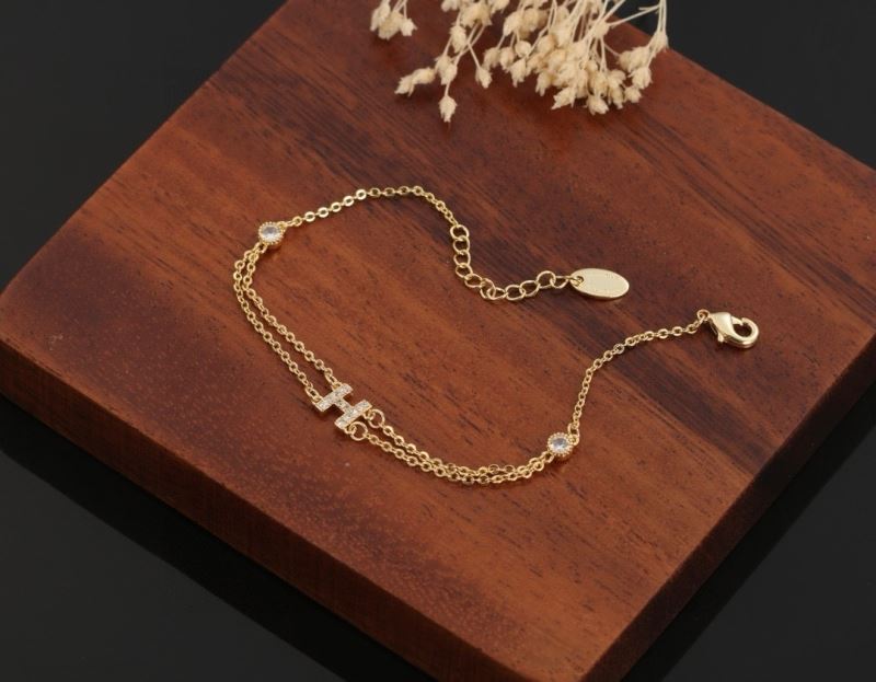 H**me5 necklaces